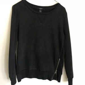 Acid wash black crew neck